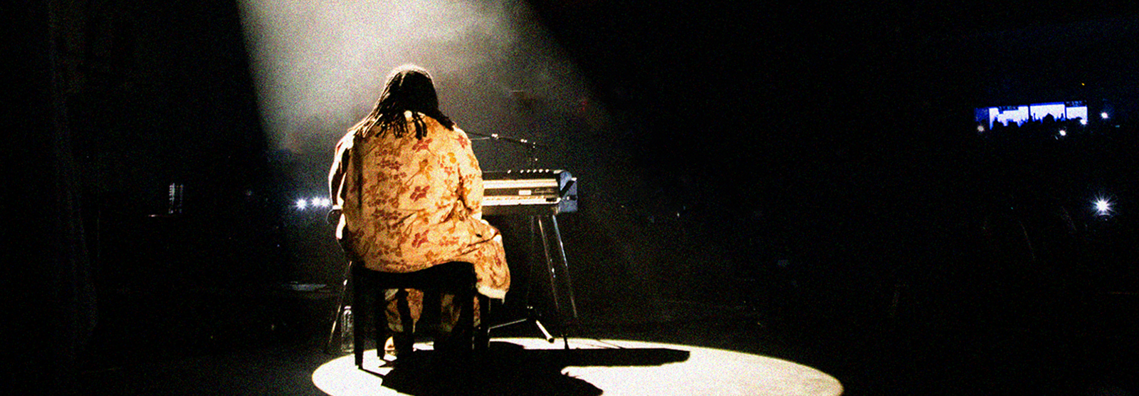 Elmiene - Sounds For Someone Tour